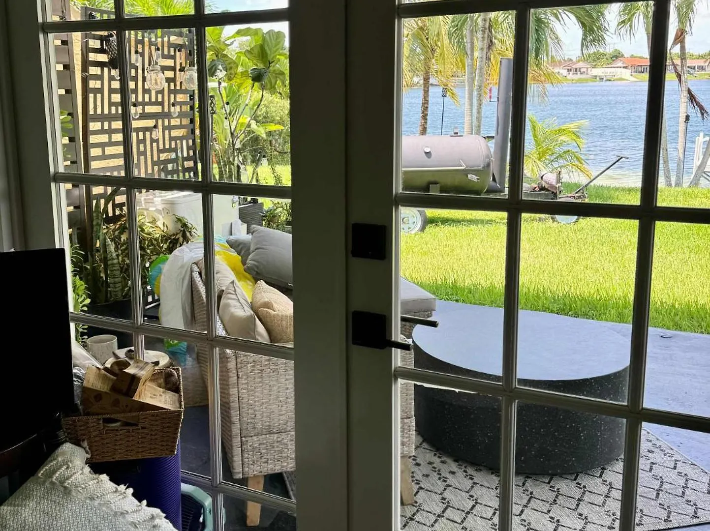 Best Location Iconic 4bd Waterfront Luxury Mia Holiday home *