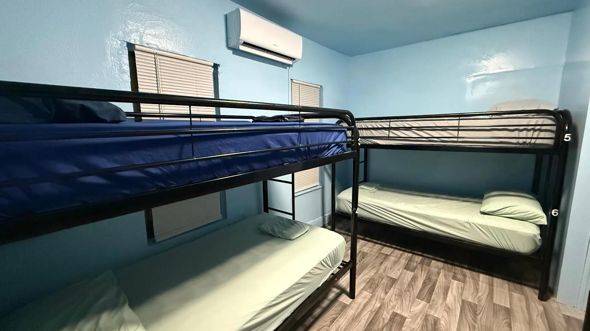Oqp Vacations Hostel *