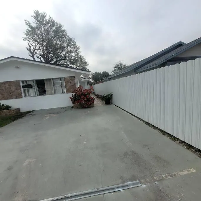 Newly Renovated 3 Bedroom / 1 Bath! * Miami