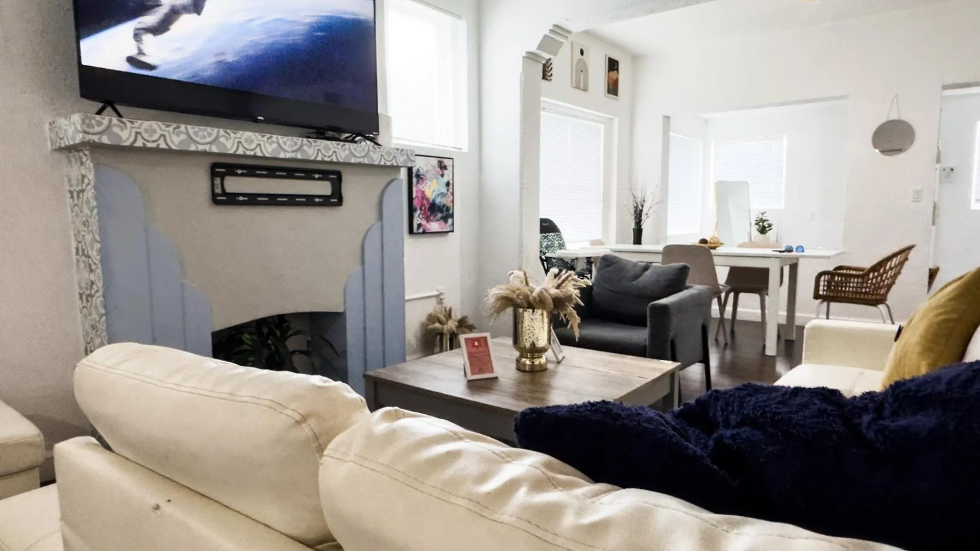 Dos Casitas Design District #1 - 3 Bedroom House *