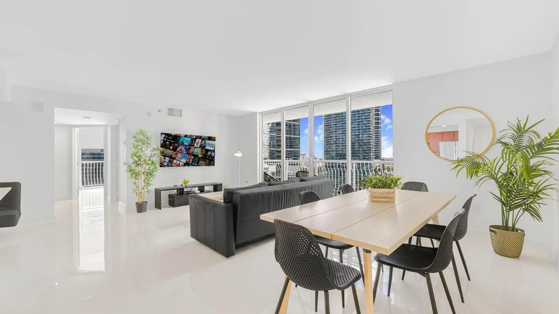 Modern Brickell With Prime Views Apartment *