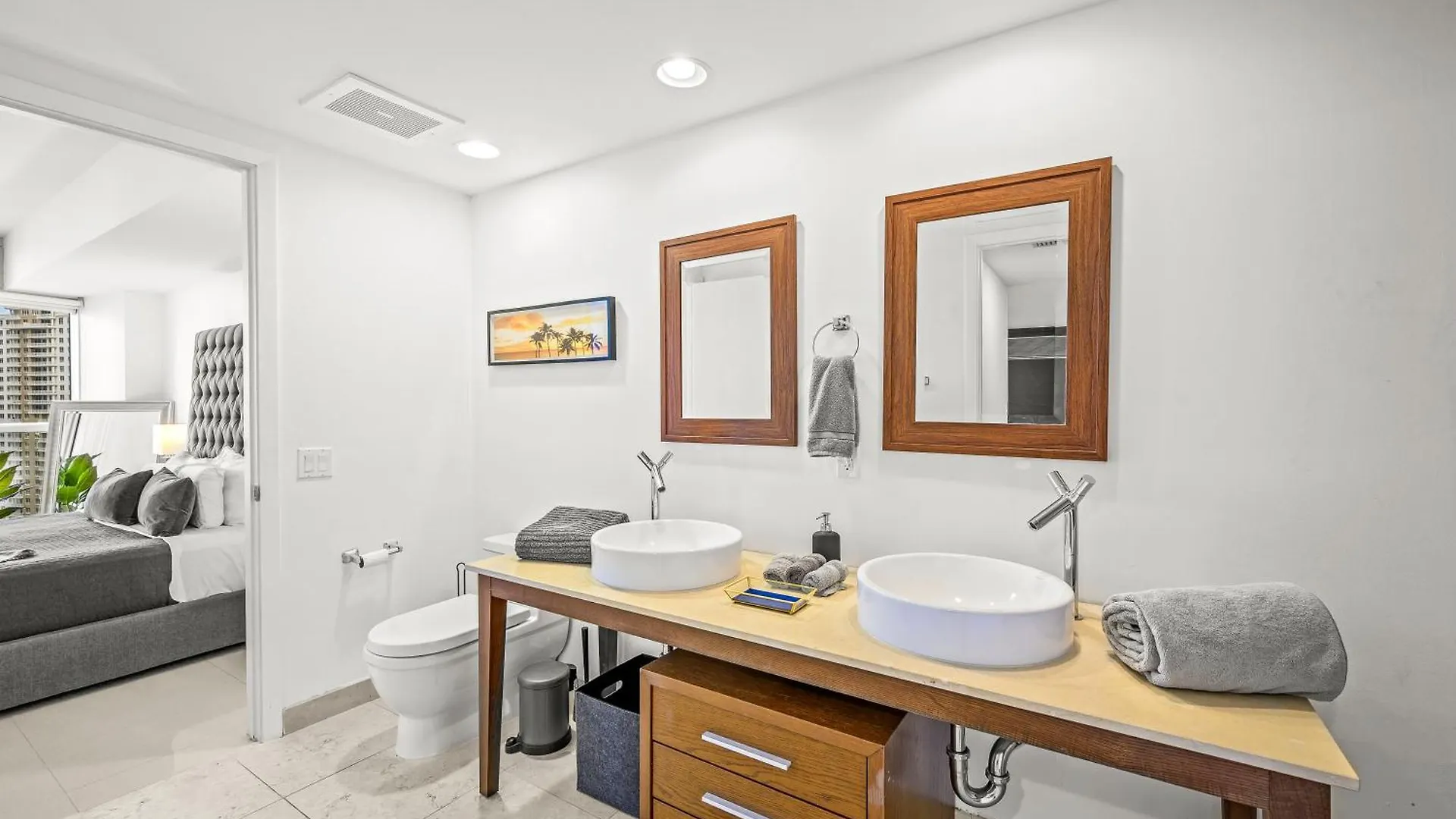 Magnificent Unit With Priceless Views W Icon Apartment *