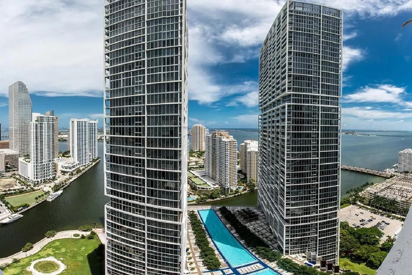 Apartment Magnificent Unit With Priceless Views W Icon *