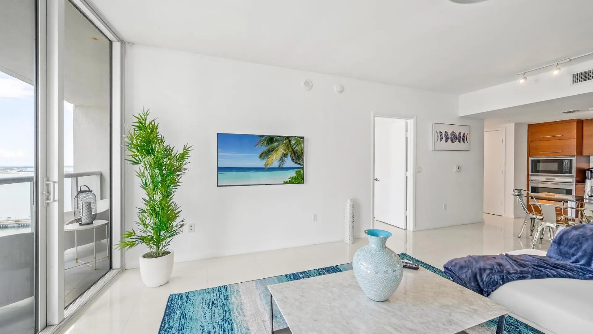 Magnificent Unit With Priceless Views W Icon Apartment *