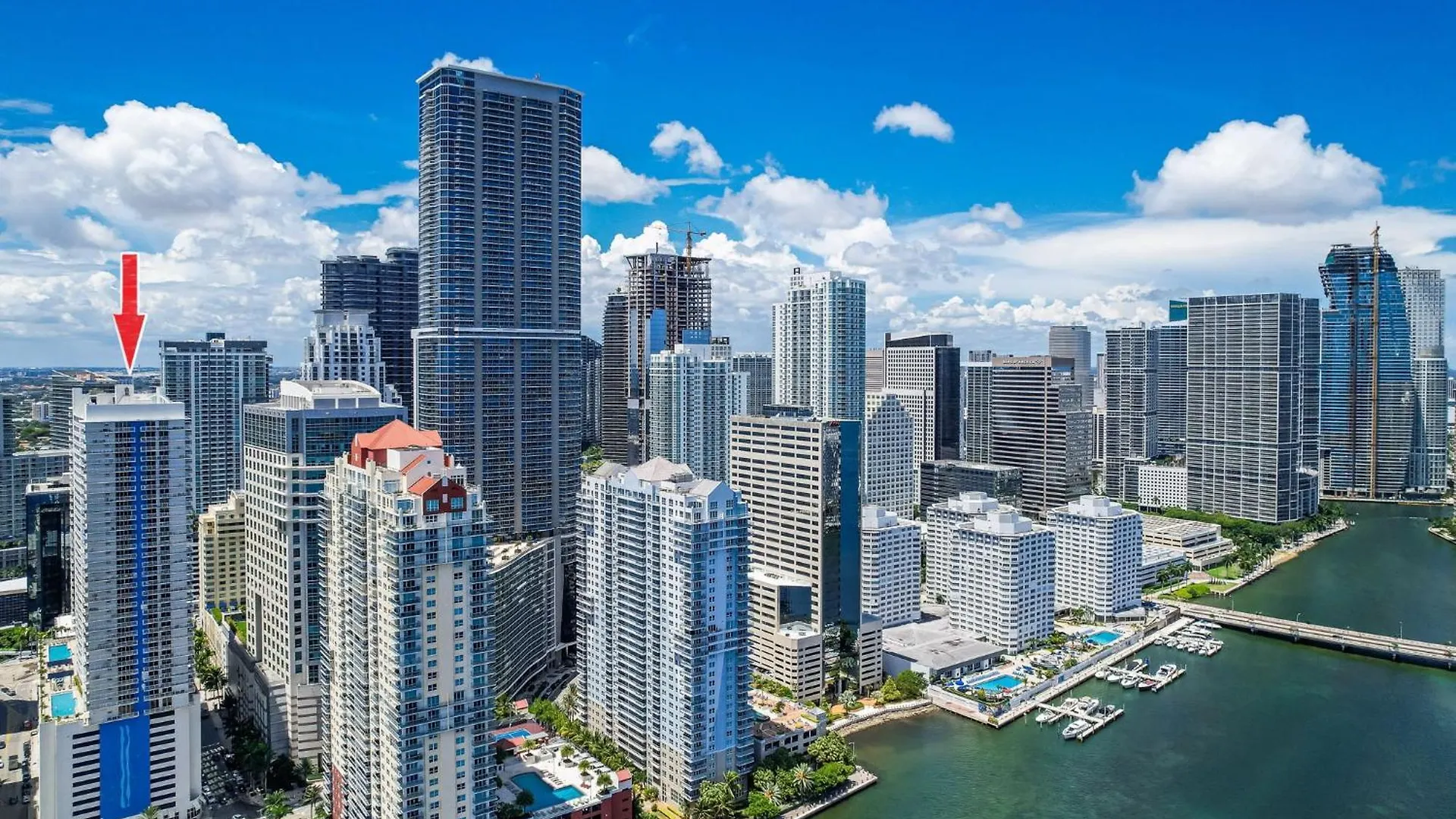 Apartment Views, 2 Balconies, 2 Bedrooms, Pool, Gym, Parking *