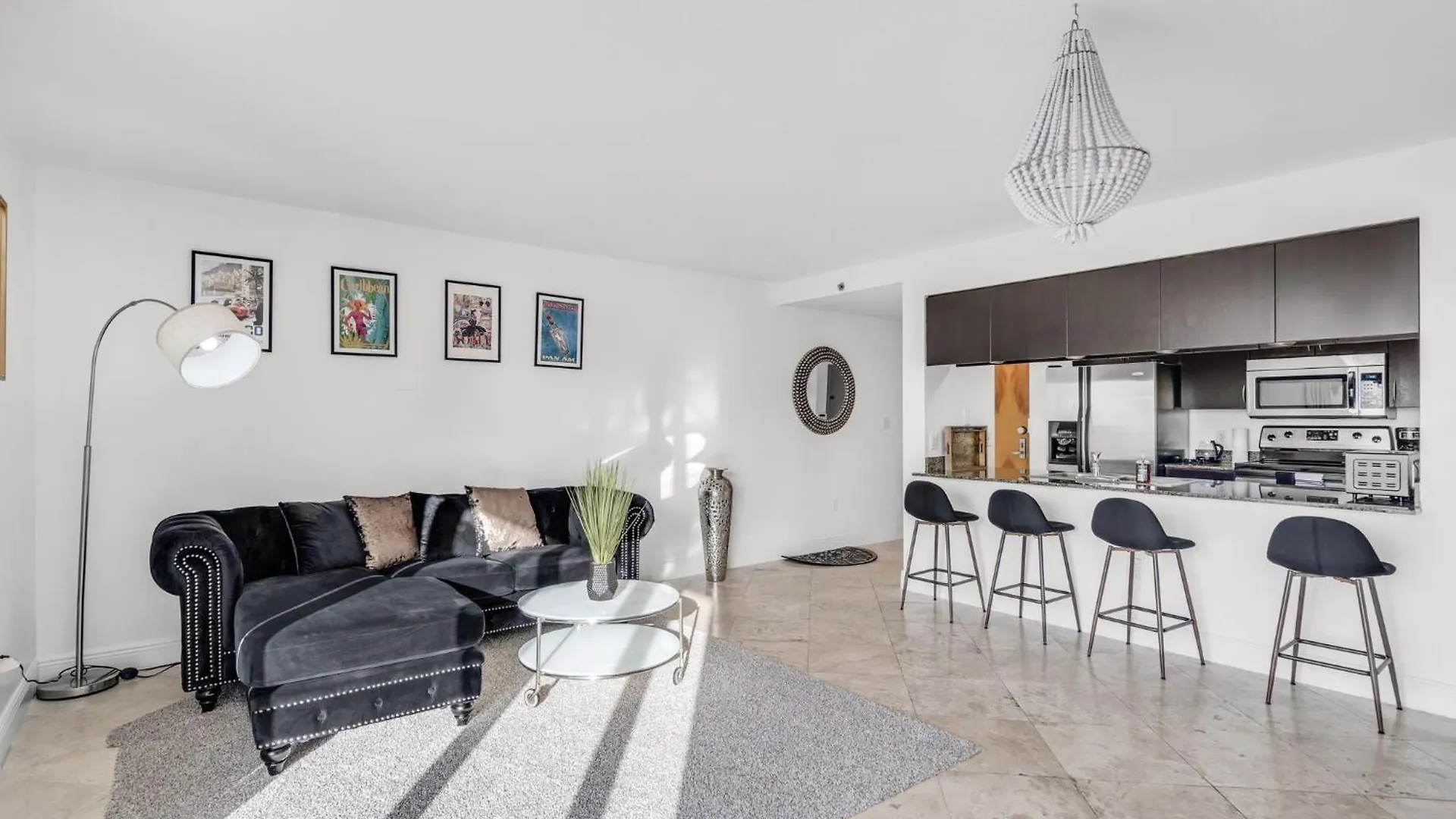 Apartment Views, 2 Balconies, 2 Bedrooms, Pool, Gym, Parking