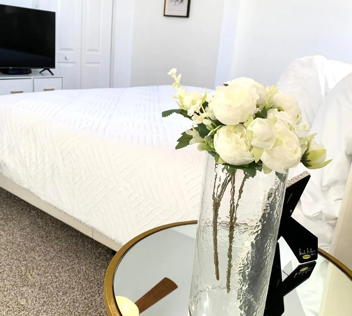 Views, 2 Balconies, 2 Bedrooms, Pool, Gym, Parking Apartment