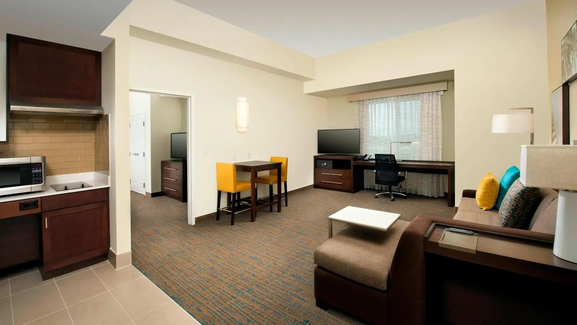 Hotel By Marriott Miami Airport West/doral 3*