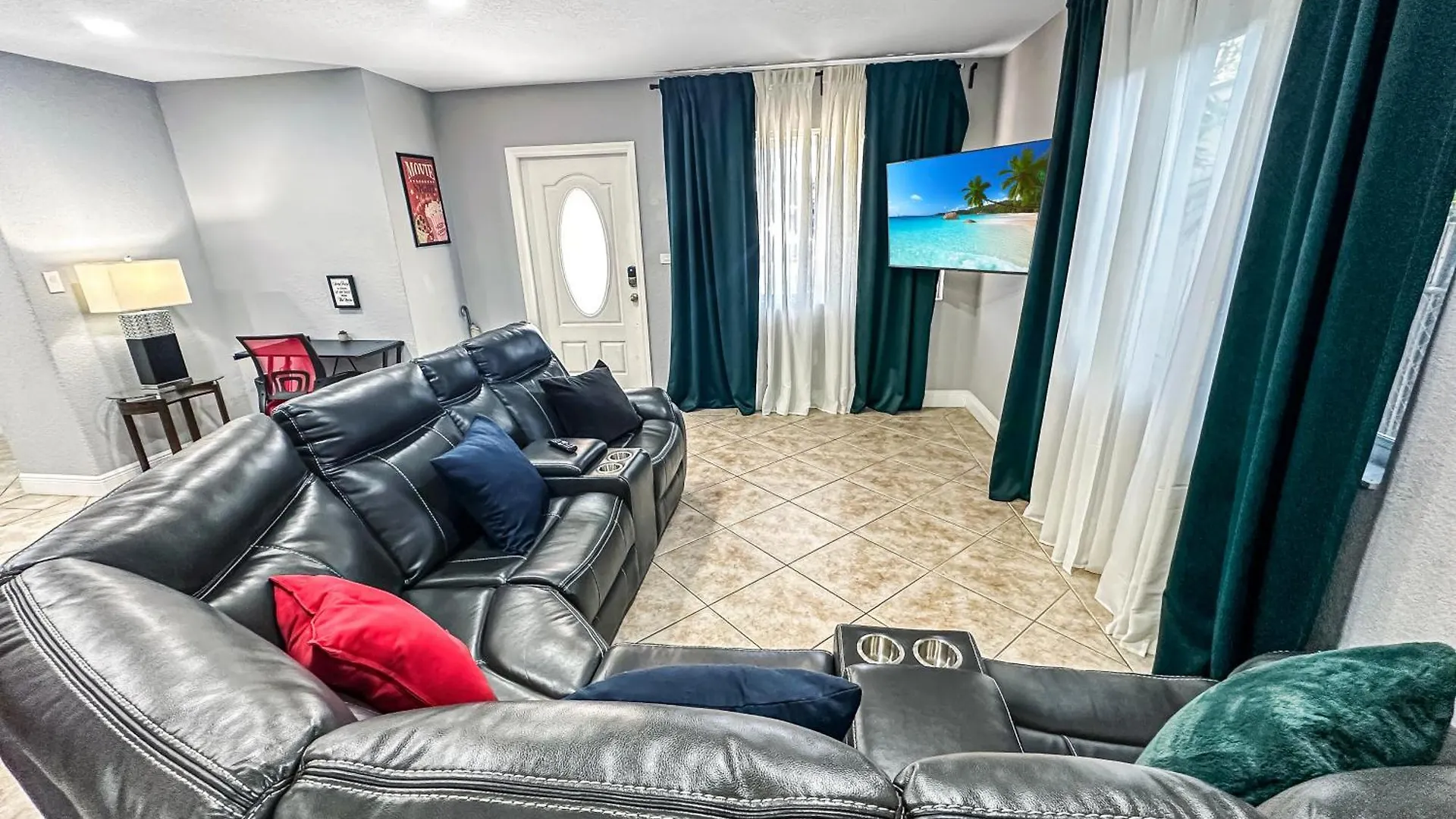 Coastal Escape: Luxury Retreat With Game & Access Holiday home *