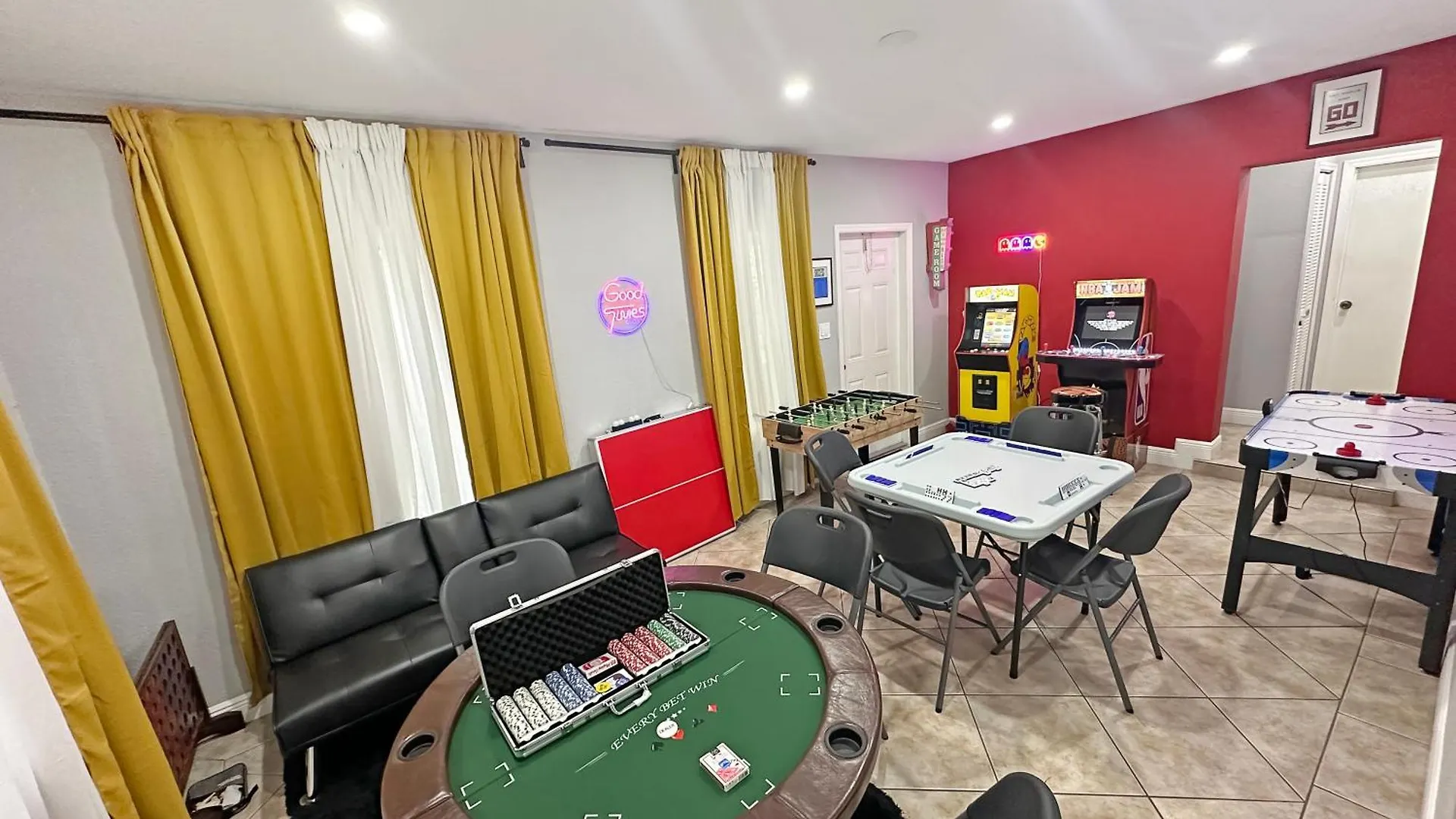 Coastal Escape: Luxury Retreat With Game & Access Miami