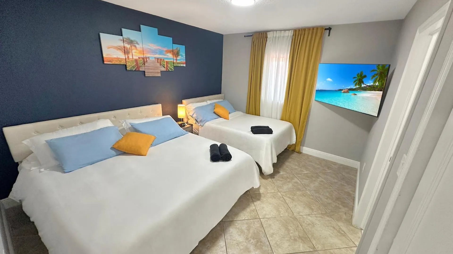 Vacay Spot Gables: Spacious Group Retreat With Game & Prime Location *