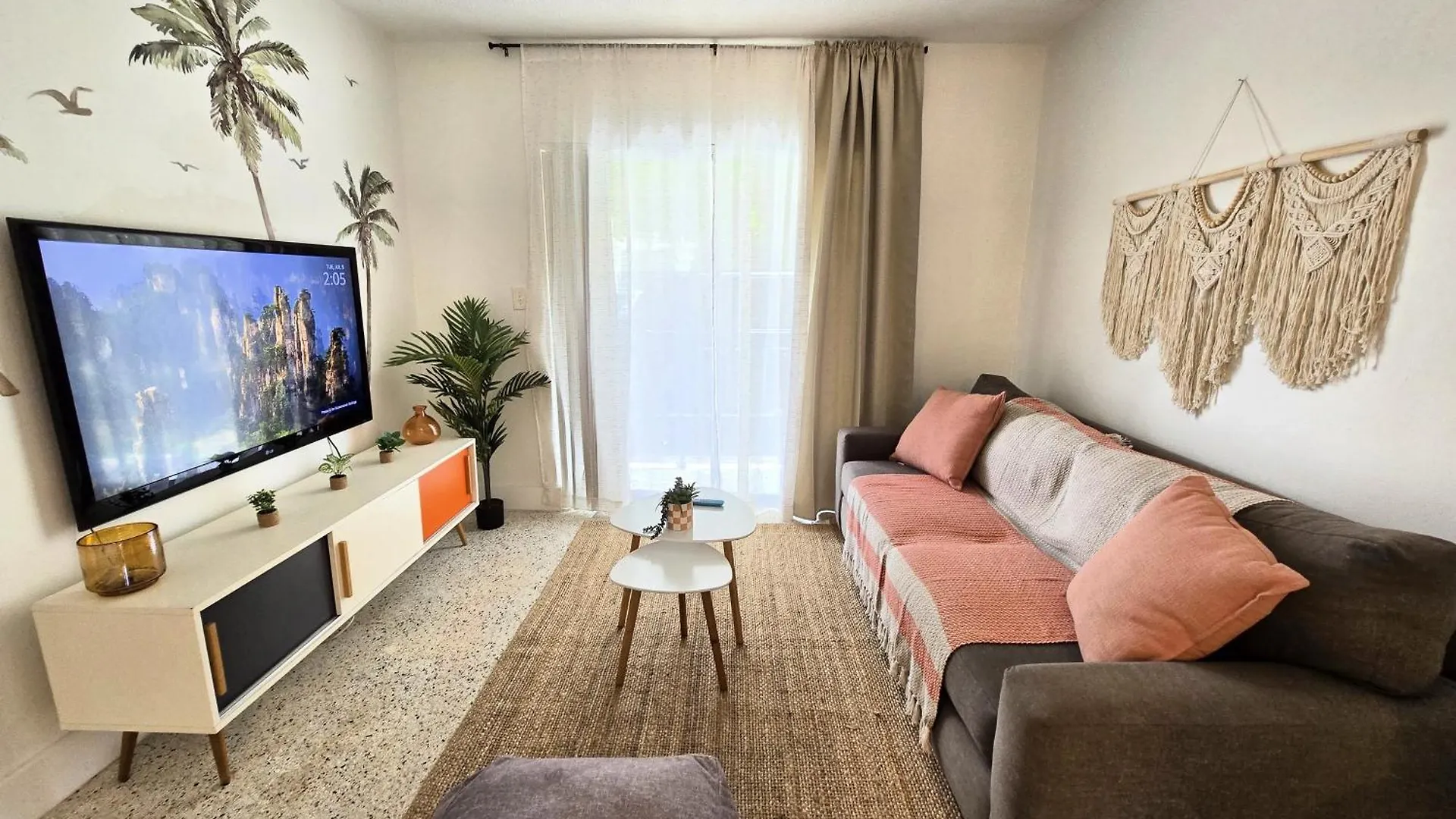 Cozy Near Brickell Apartment