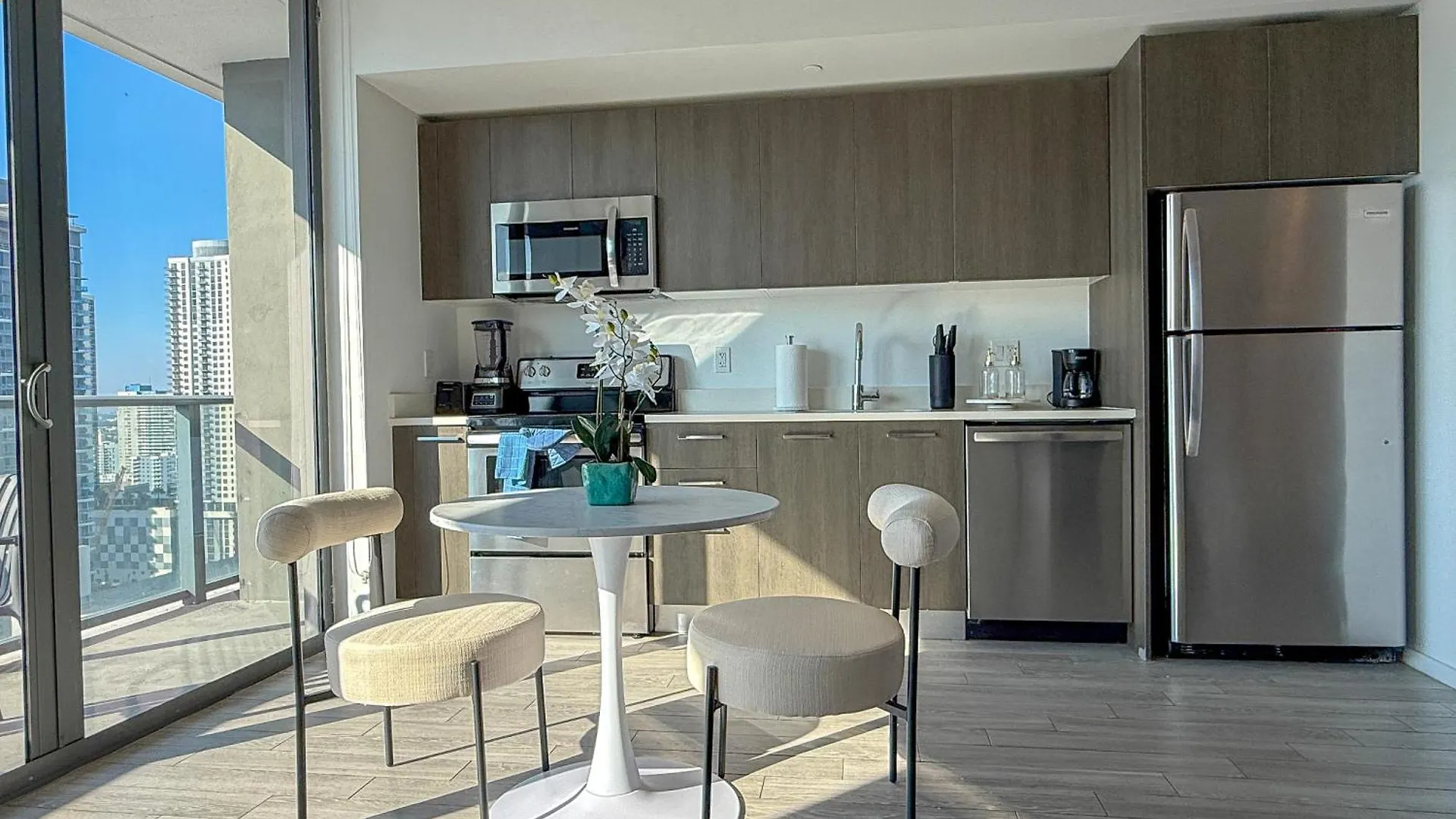 Luxury Loft- Free Parking- Ocean View, Brickell Downtown *