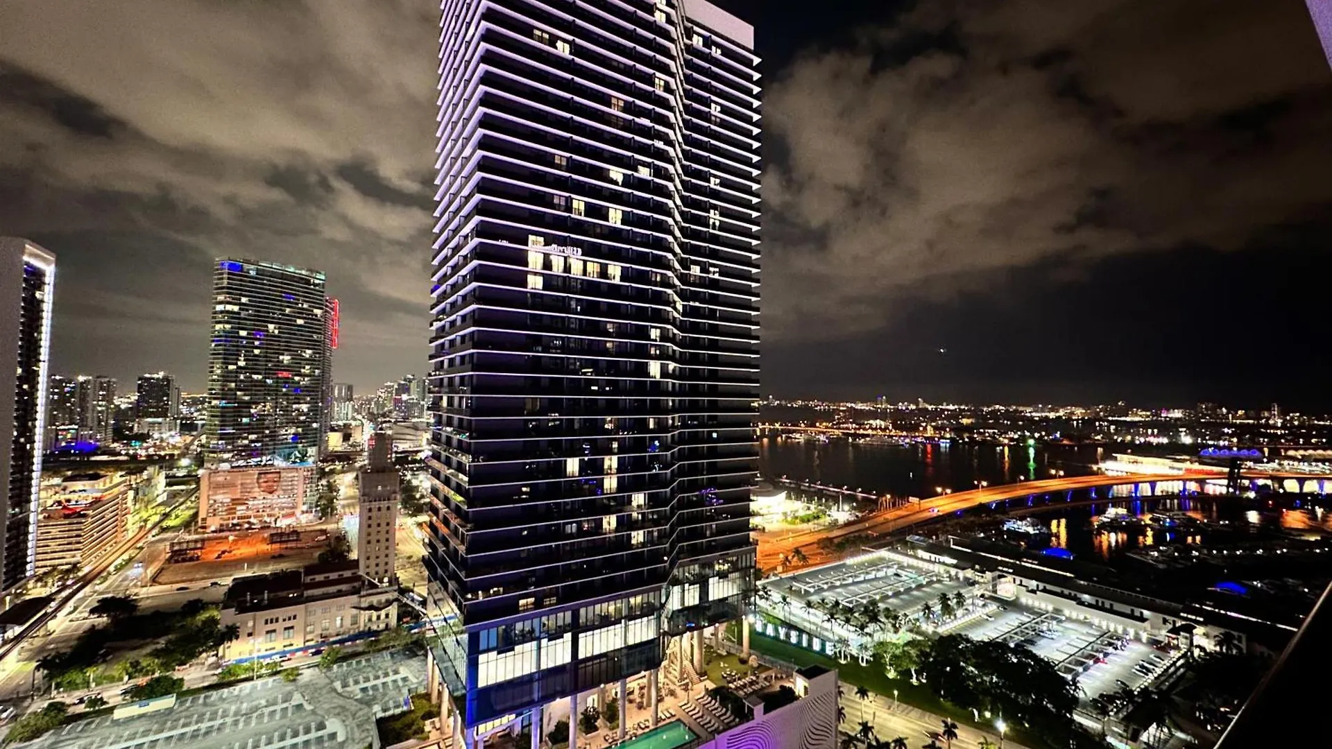 Luxury Loft- Free Parking- Ocean View, Brickell Downtown *