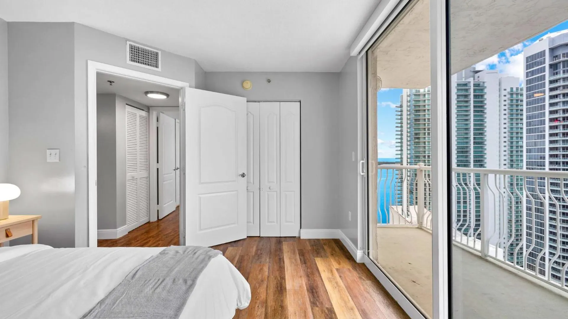 Apartment The Amenities In One-site *