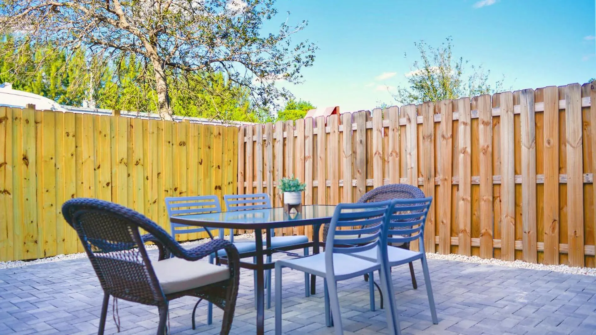 Relax And Enjoy Of In Cozy Duplex Miami
