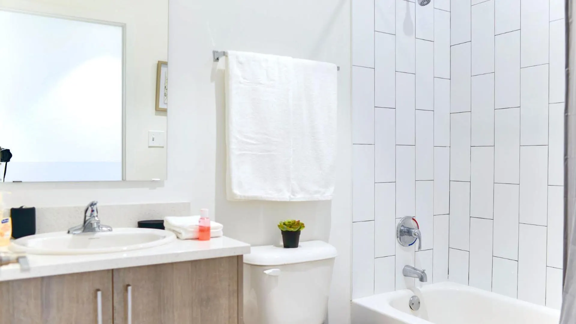 Relax And Enjoy Of In Cozy Duplex Miami