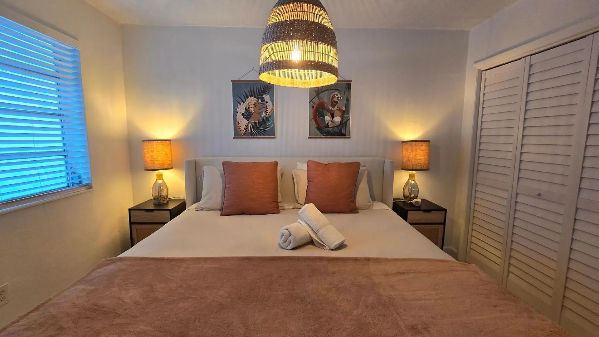 Cozy Near Brickell Apartment *