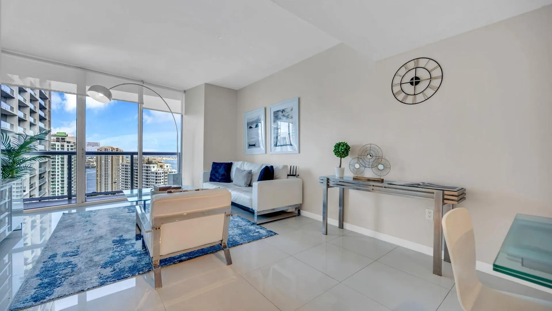 High Floor Icon Brickell Bay & Pool View 5 Star Apartment Miami