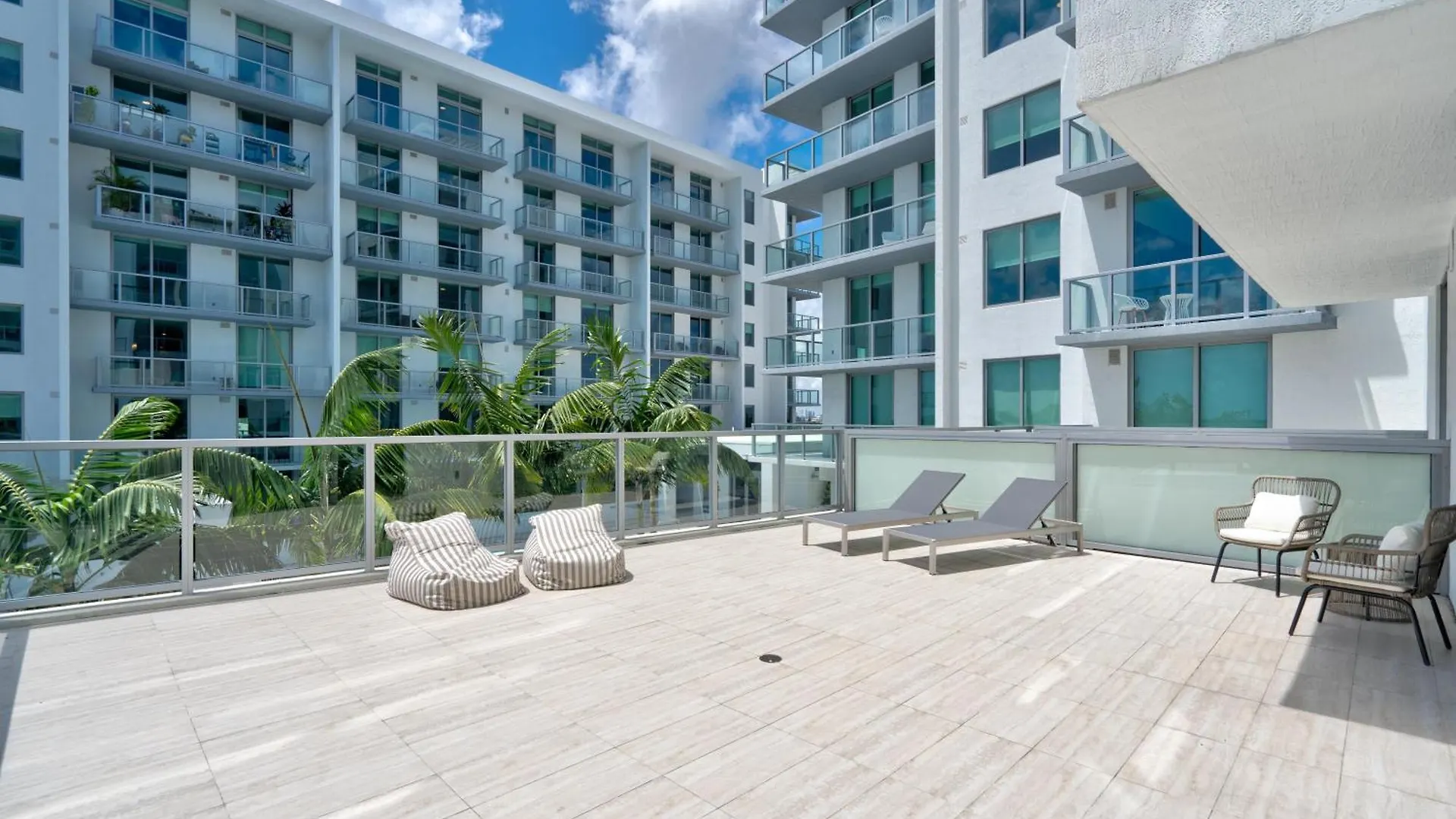 Apartment 3900-719jc Design District, 1 Bedroom /1 Bathroom & Bayvie Miami