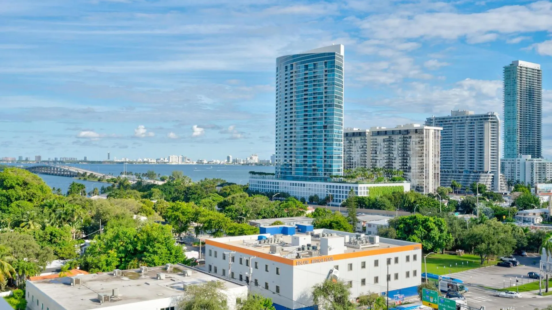 Apartment 3900-902ch Design District, 2 Bedrooms & 2 Bathrooms