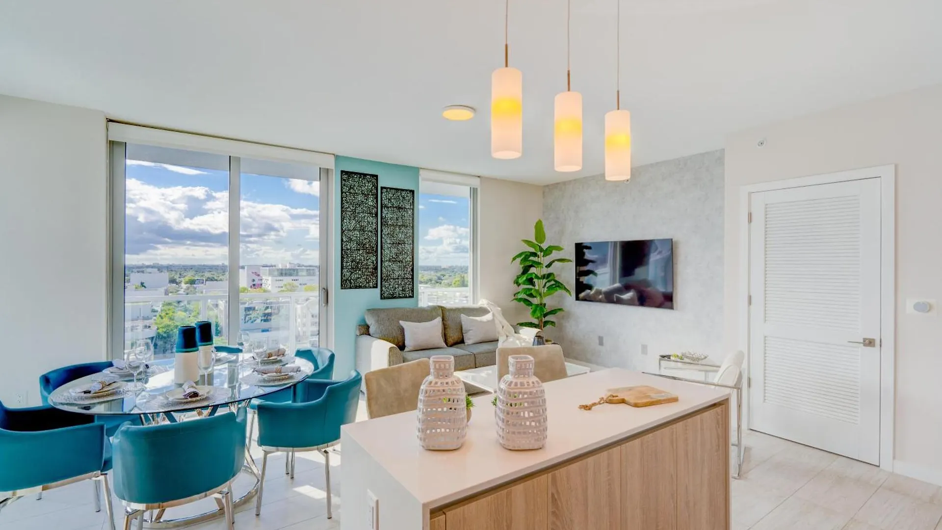 Apartment 3900-902ch Design District, 2 Bedrooms & 2 Bathrooms *
