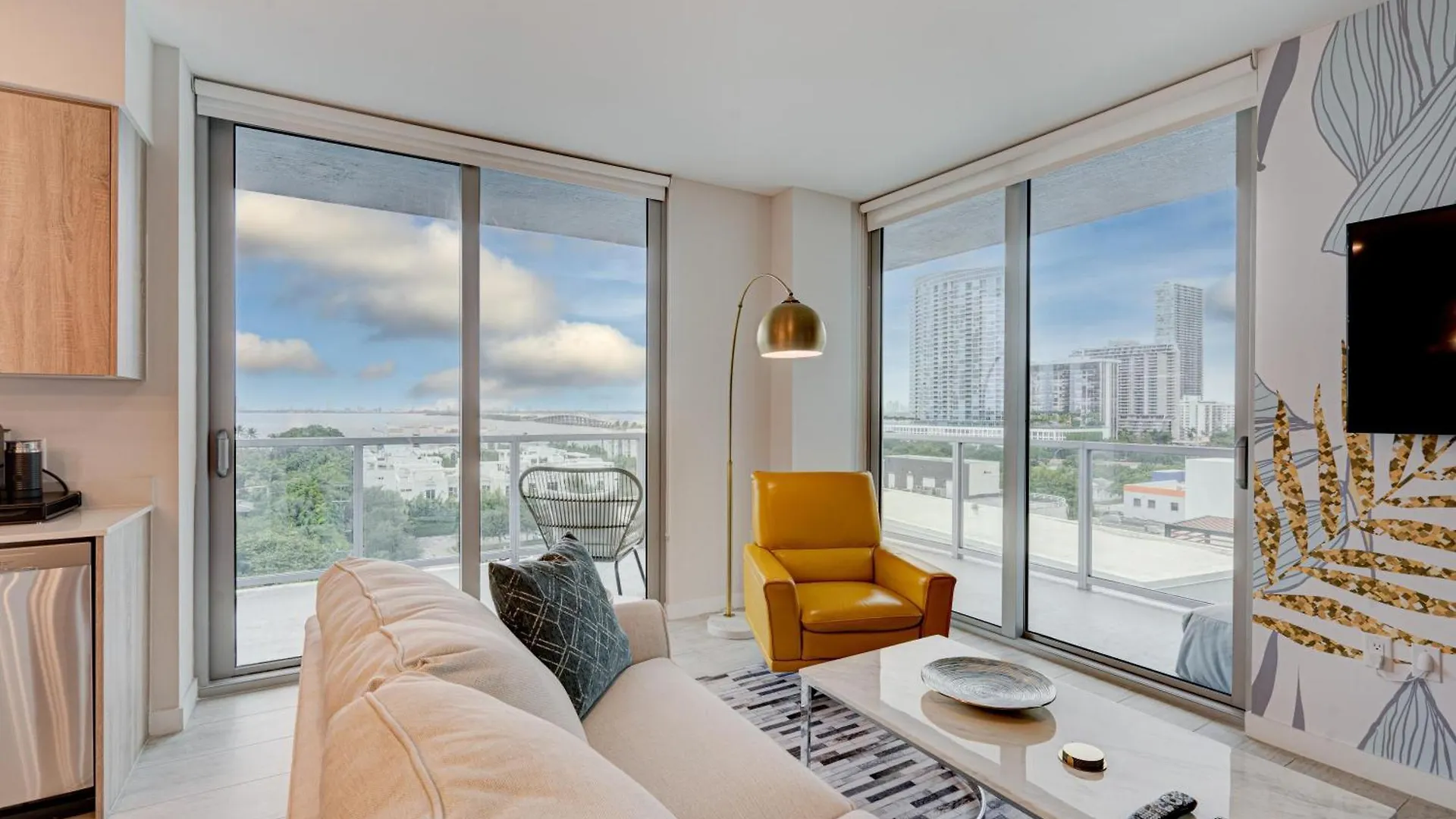 3900-717as Design District, 2 Bedrooms & 2 Bathrooms & Bay Apartment *