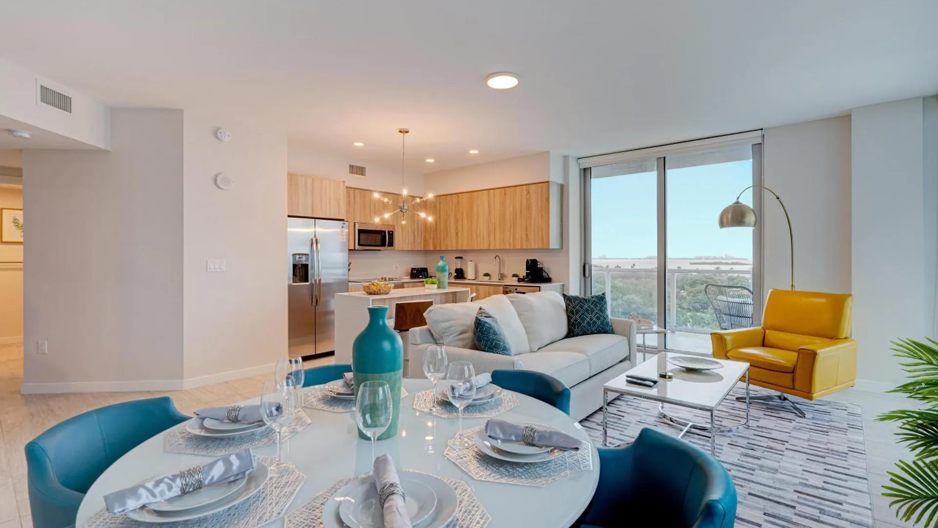 Apartment 3900-717as Design District, 2 Bedrooms & 2 Bathrooms & Bay Miami