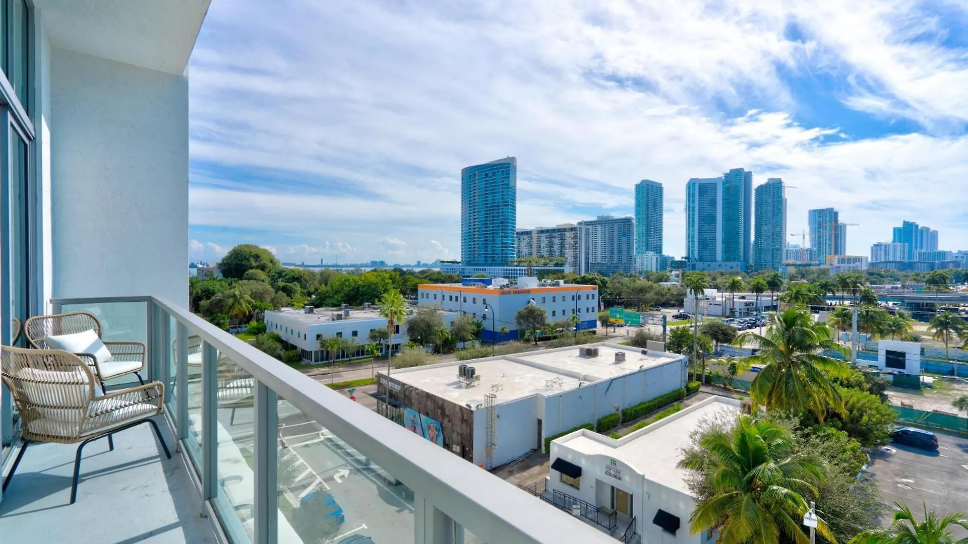 3900-504mq Design District, 1 Bedroom & 1 Bathroom *