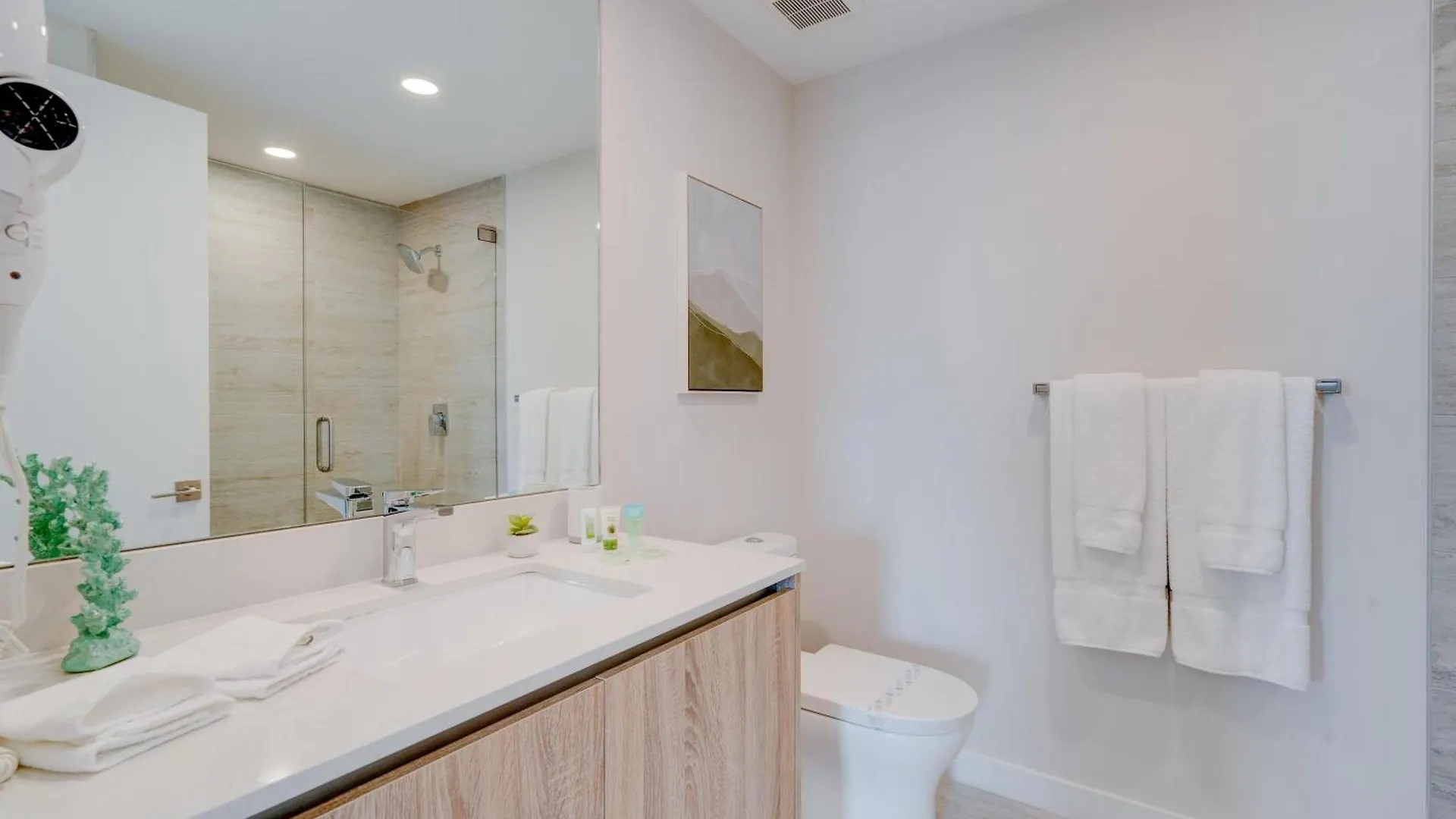3900-902ch Design District, 2 Bedrooms & 2 Bathrooms Apartment *