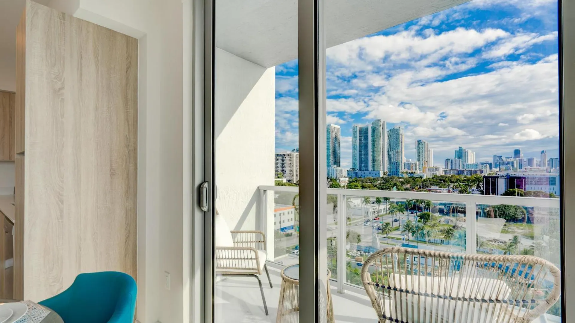 3900-902ch Design District, 2 Bedrooms & 2 Bathrooms