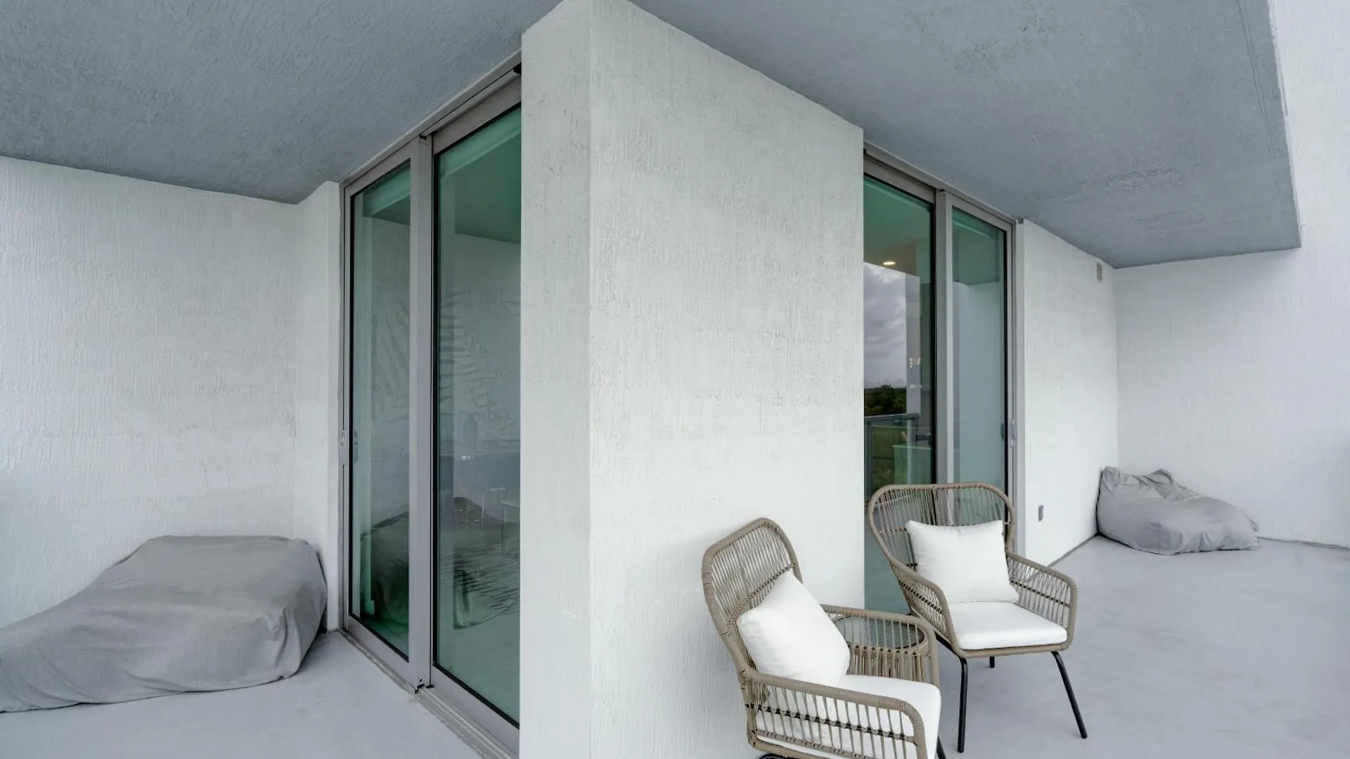 3900-717as Design District, 2 Bedrooms & 2 Bathrooms & Bay * Miami