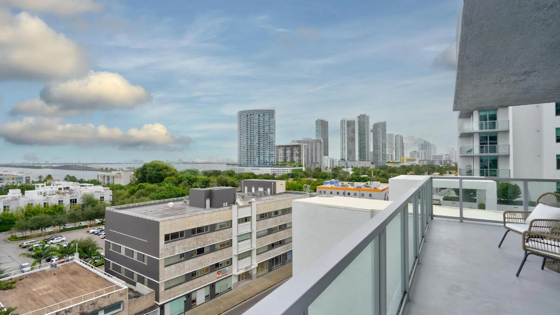 Apartment 3900-717as Design District, 2 Bedrooms & 2 Bathrooms & Bay Miami