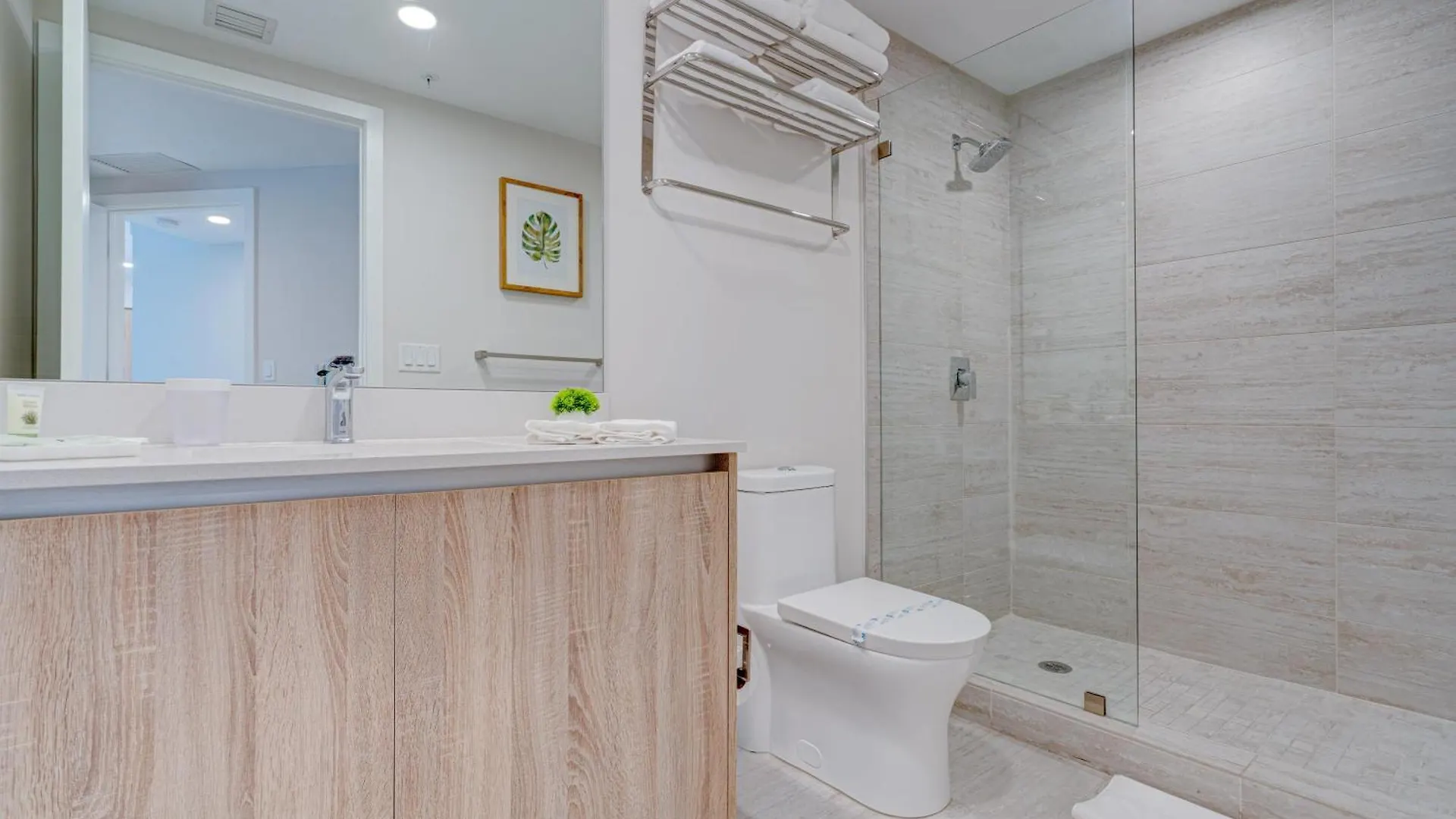3900-717as Design District, 2 Bedrooms & 2 Bathrooms & Bay Miami