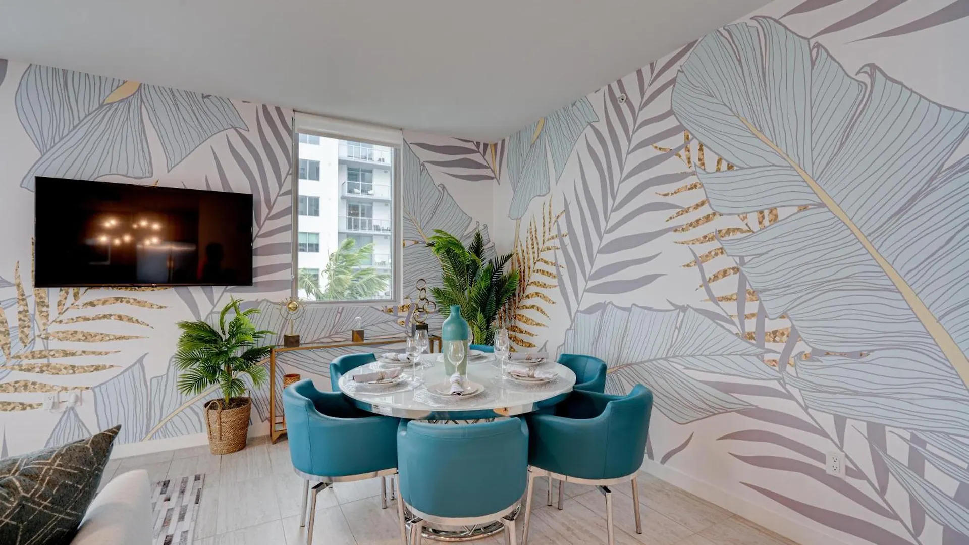 3900-717as Design District, 2 Bedrooms & 2 Bathrooms & Bay