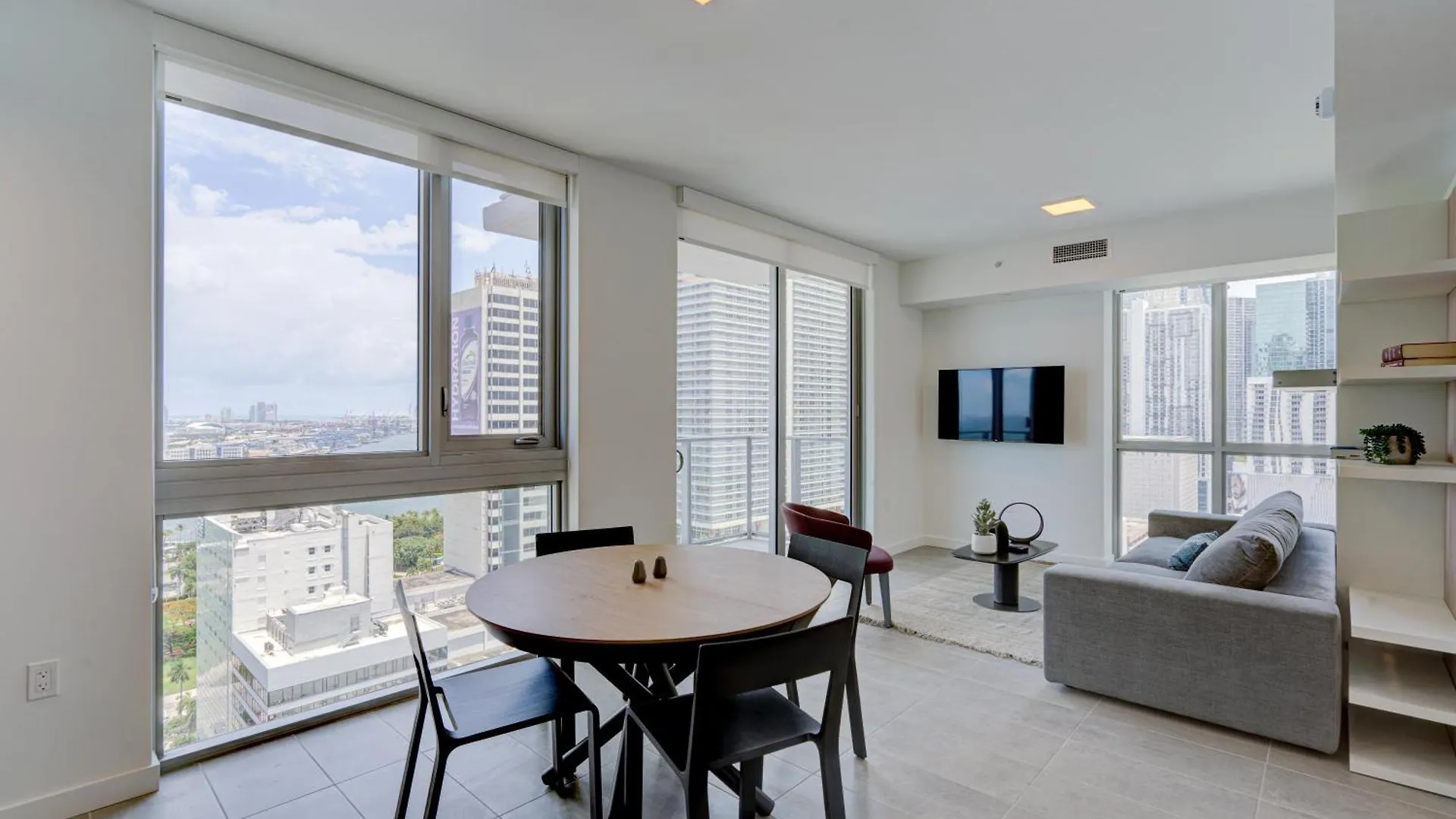 227-2500fu Downtown 1 Bedroom Miami