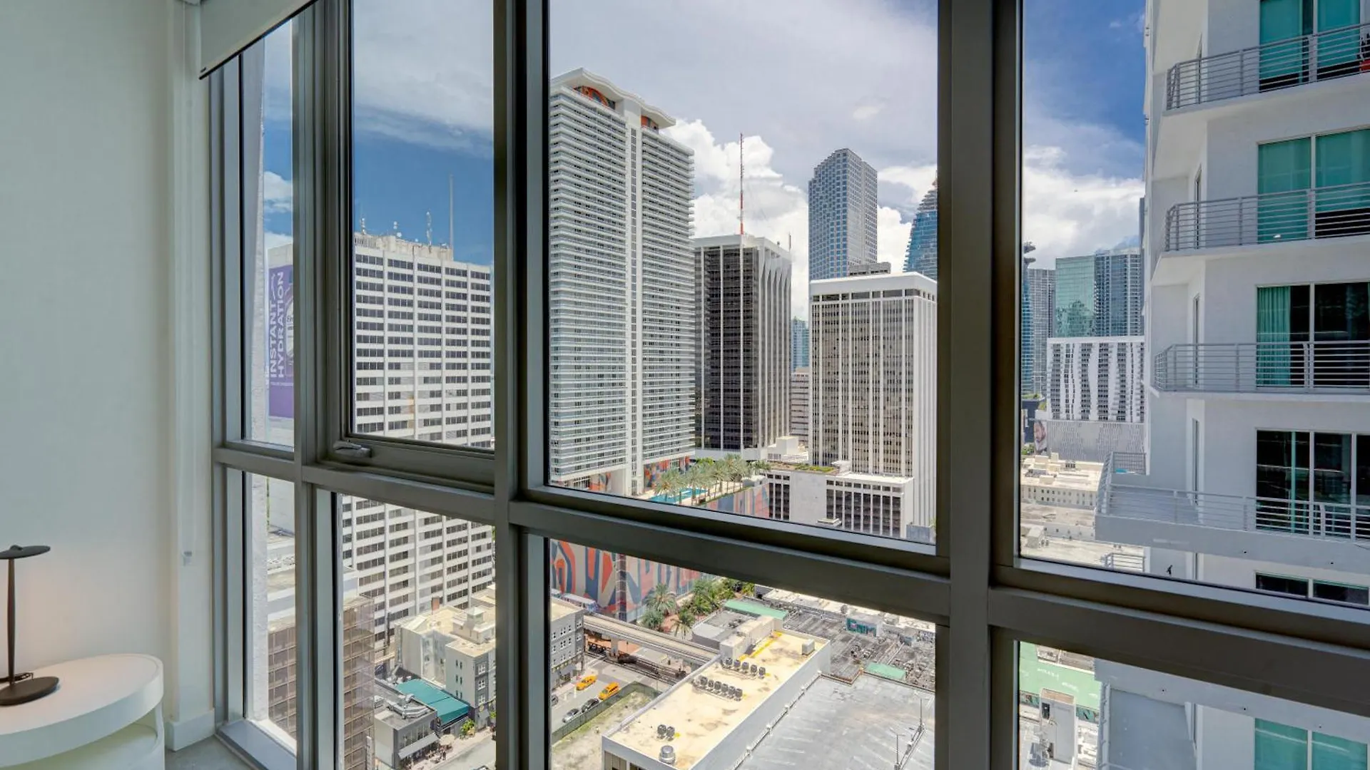 227-2500fu Downtown 1 Bedroom Apartment