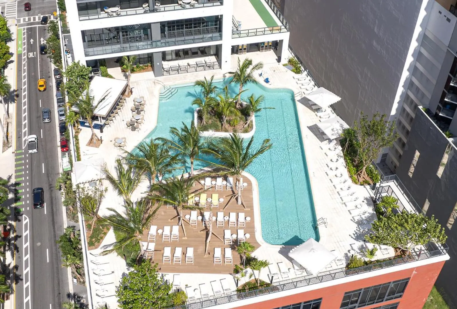 Two Bedroom With Luxurious Amenities Across From Kaseya Center- Daily Fee And Parking Not Included Apartment Miami