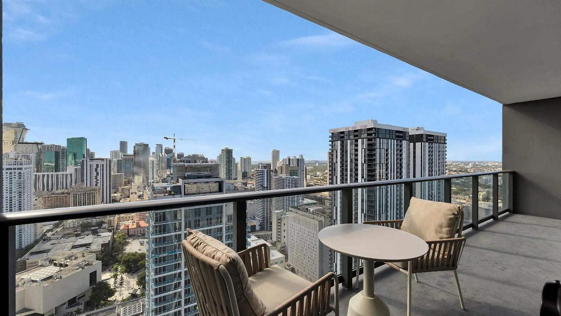 Two Bedroom With Luxurious Amenities Across From Kaseya Center- Daily Fee And Parking Not Included * Miami