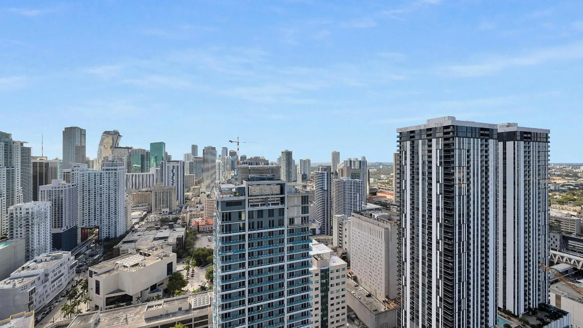 Apartment Two Bedroom With Luxurious Amenities Across From Kaseya Center- Daily Fee And Parking Not Included *