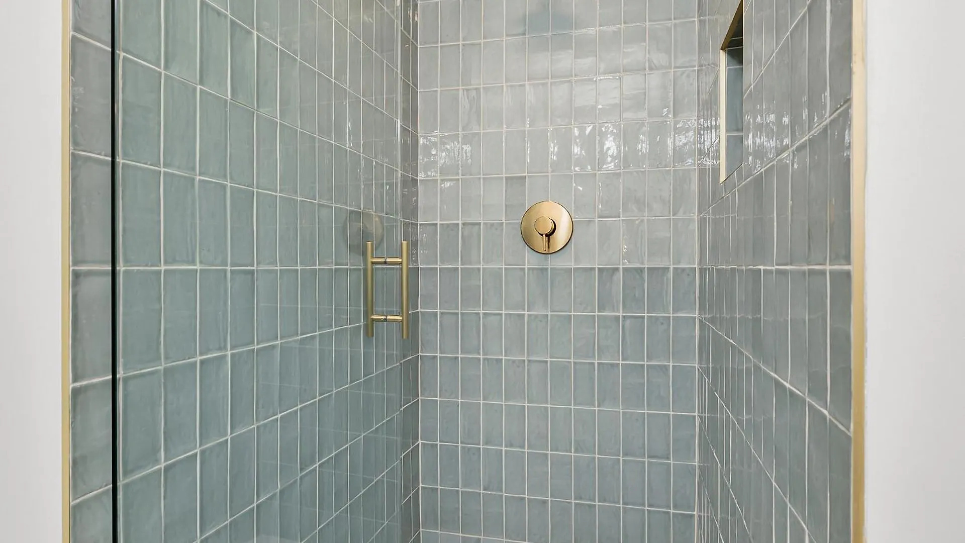 Two Bedroom With Luxurious Amenities Across From Kaseya Center- Daily Fee And Parking Not Included