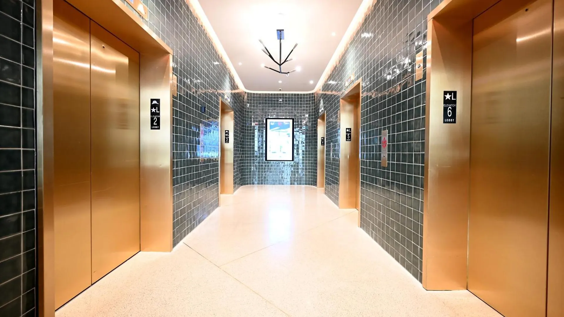 Chic One Bedroom In The Heart Of Vibrant Downtown- Daily Fee And Parking Not Included Apartment Miami