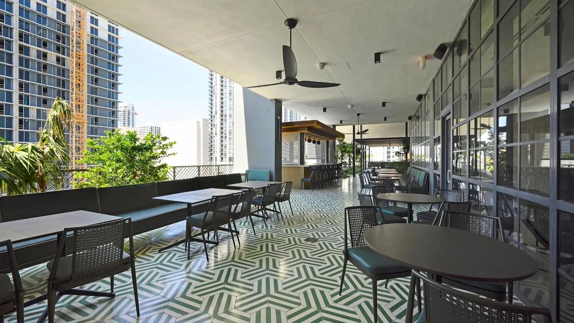 Apartment Chic One Bedroom In The Heart Of Vibrant Downtown- Daily Fee And Parking Not Included