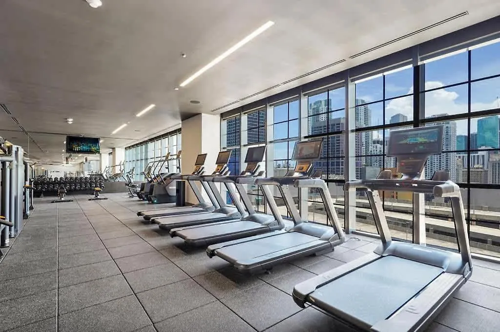 Apartment Stylish -amenities & Pool Miami
