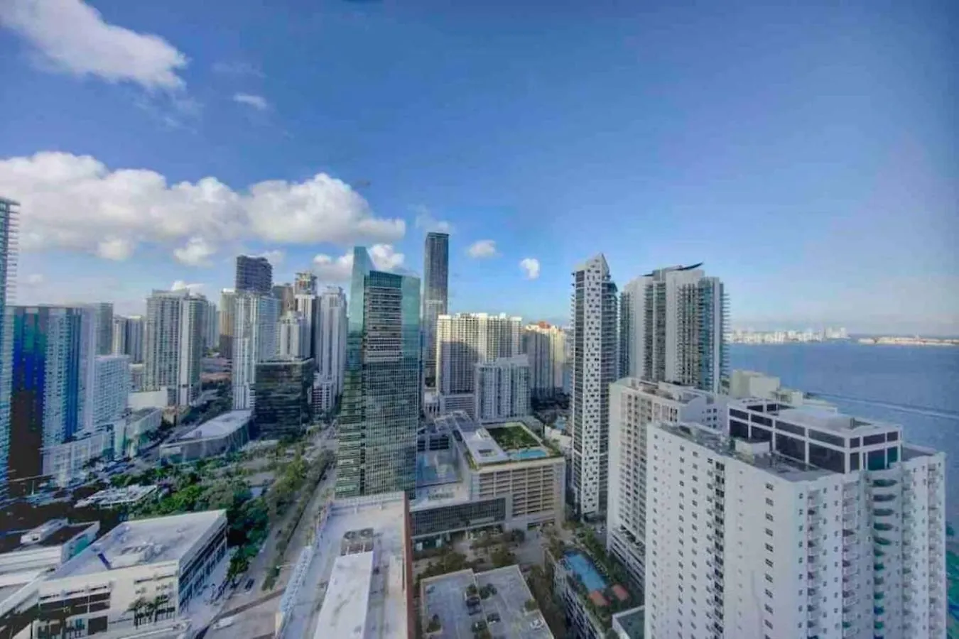 490 Large 2 Bedroom With Gorgeous Pool *