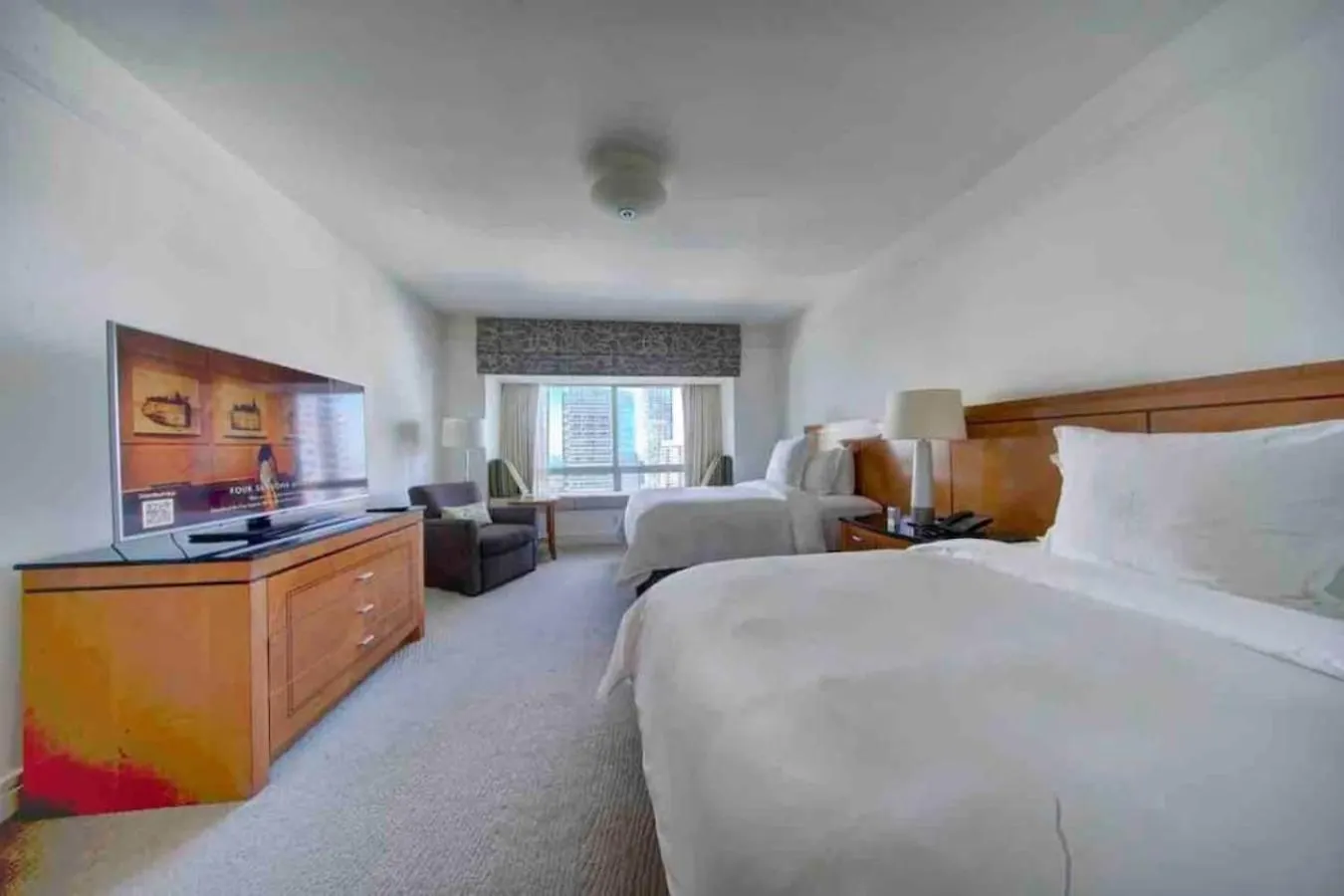 490 Large 2 Bedroom With Gorgeous Pool
