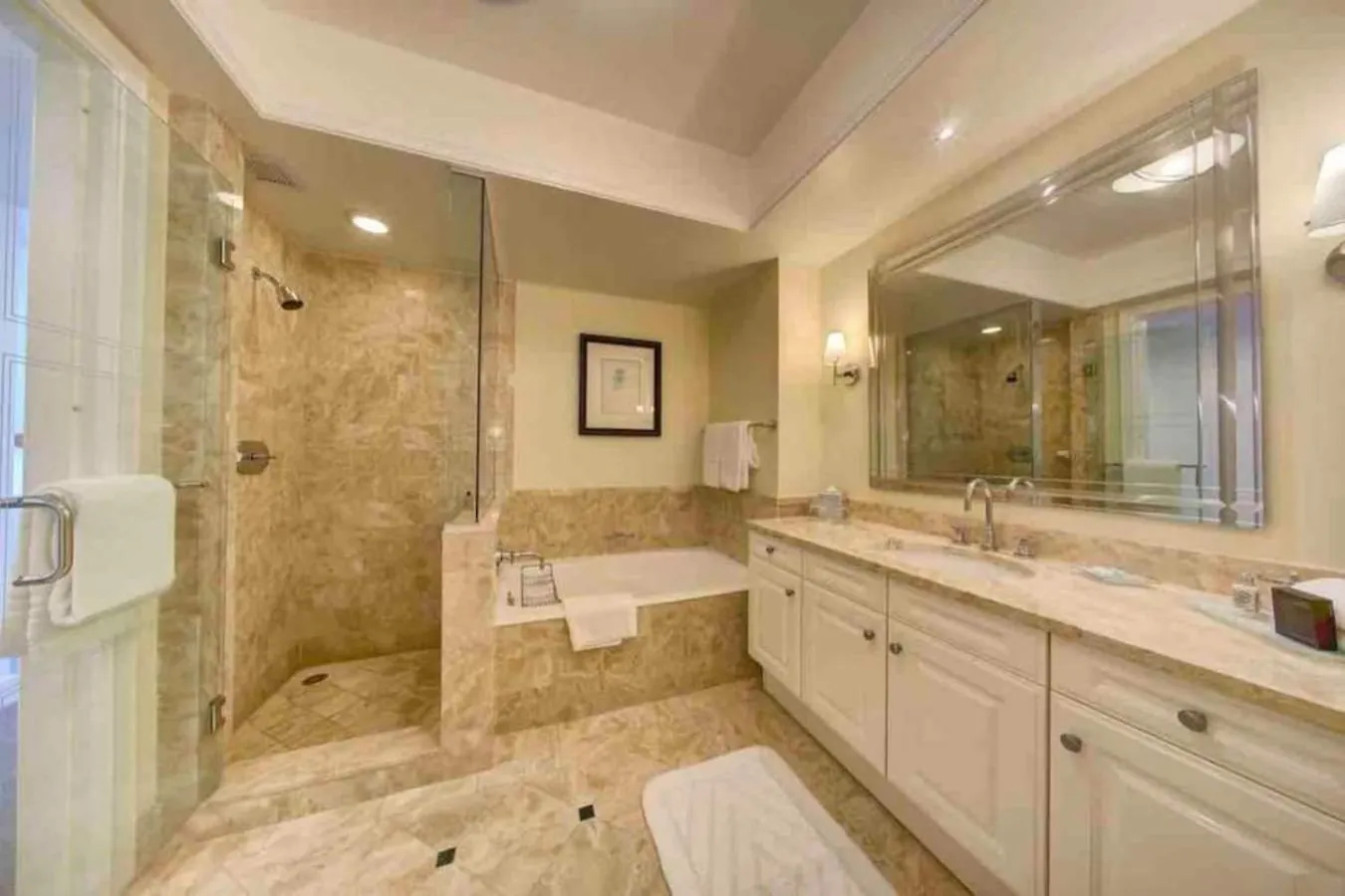 Apartment 490 Large 2 Bedroom With Gorgeous Pool