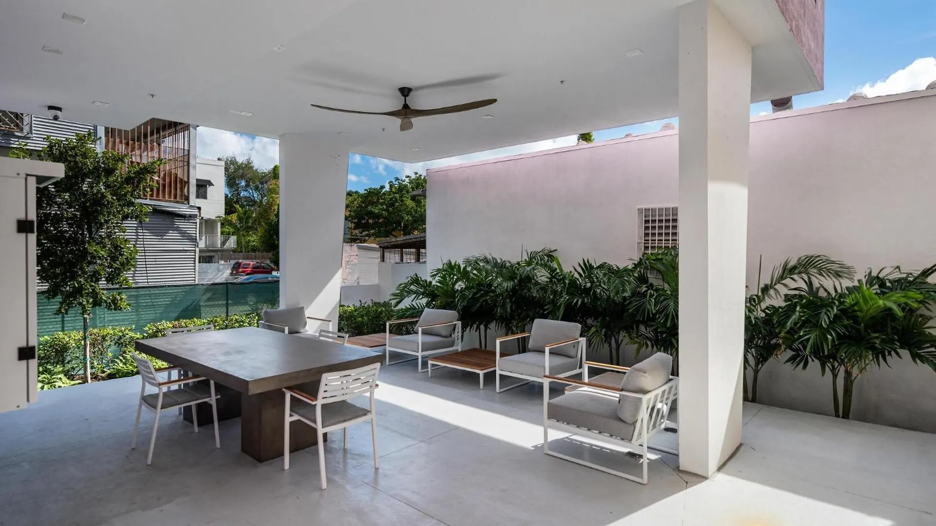 Pastel Aparthotel Miami