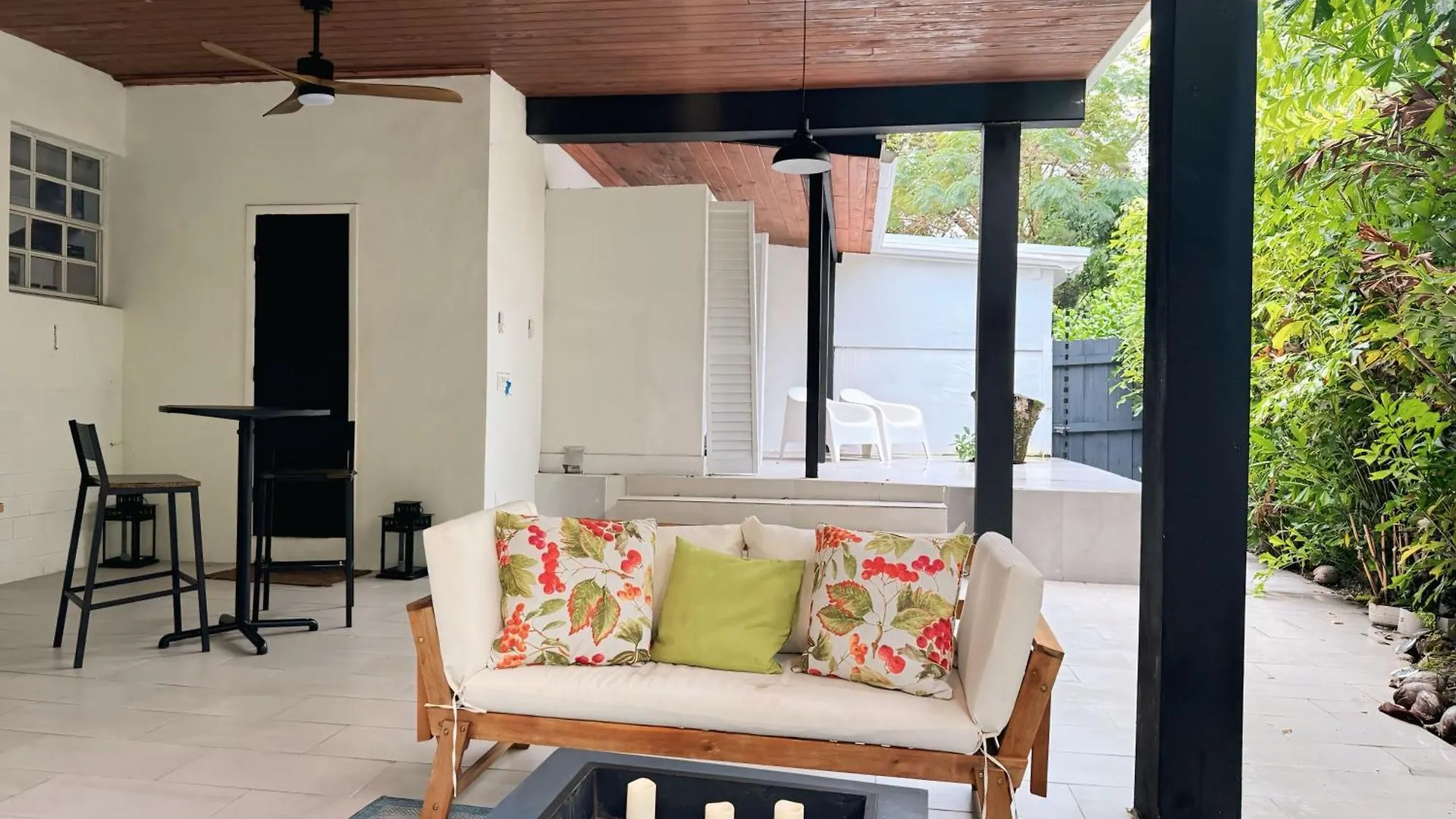 Amazing 3-bedroom Modern In Coral Gables Area *