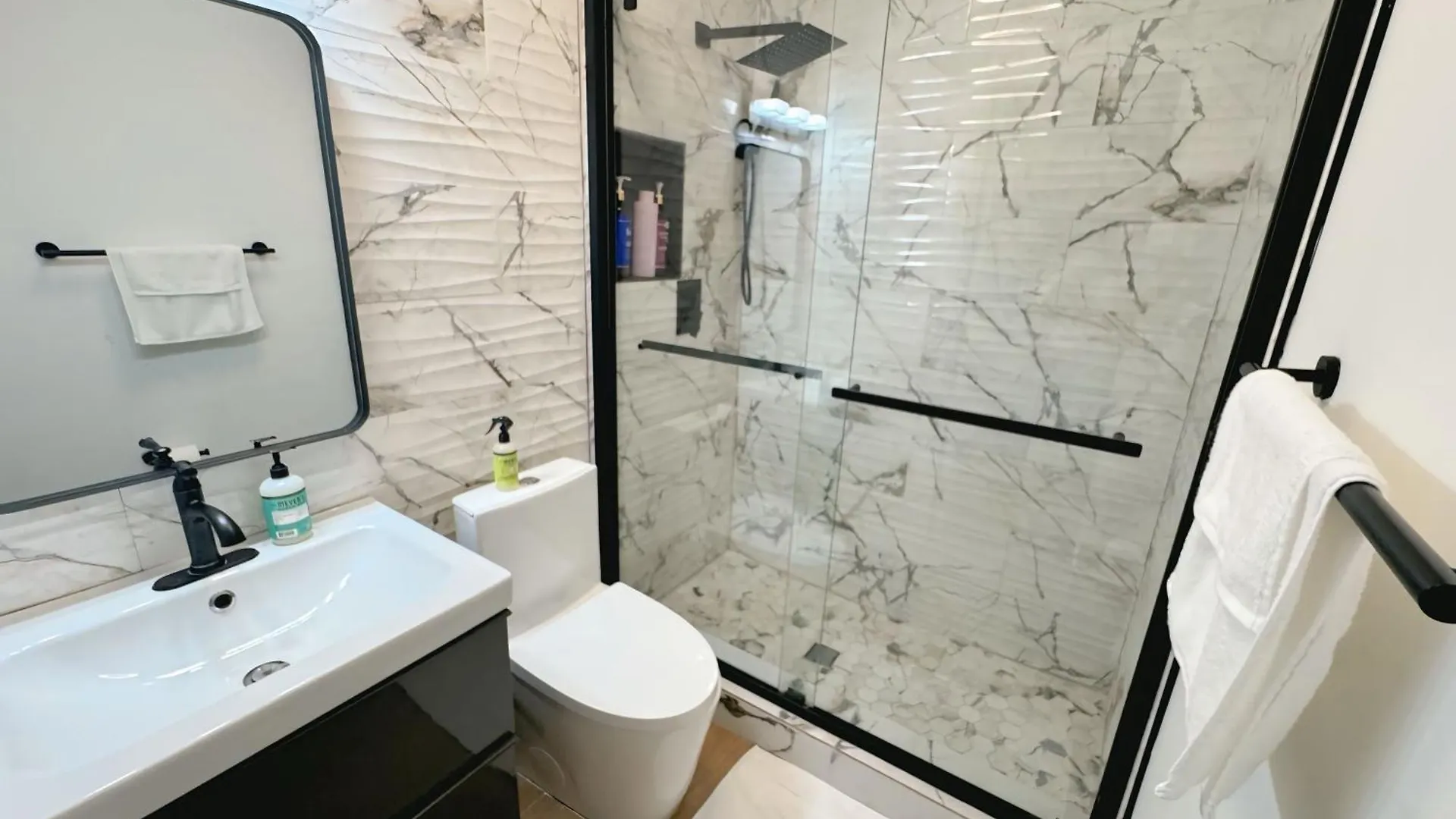 Amazing 3-bedroom Modern In Coral Gables Area